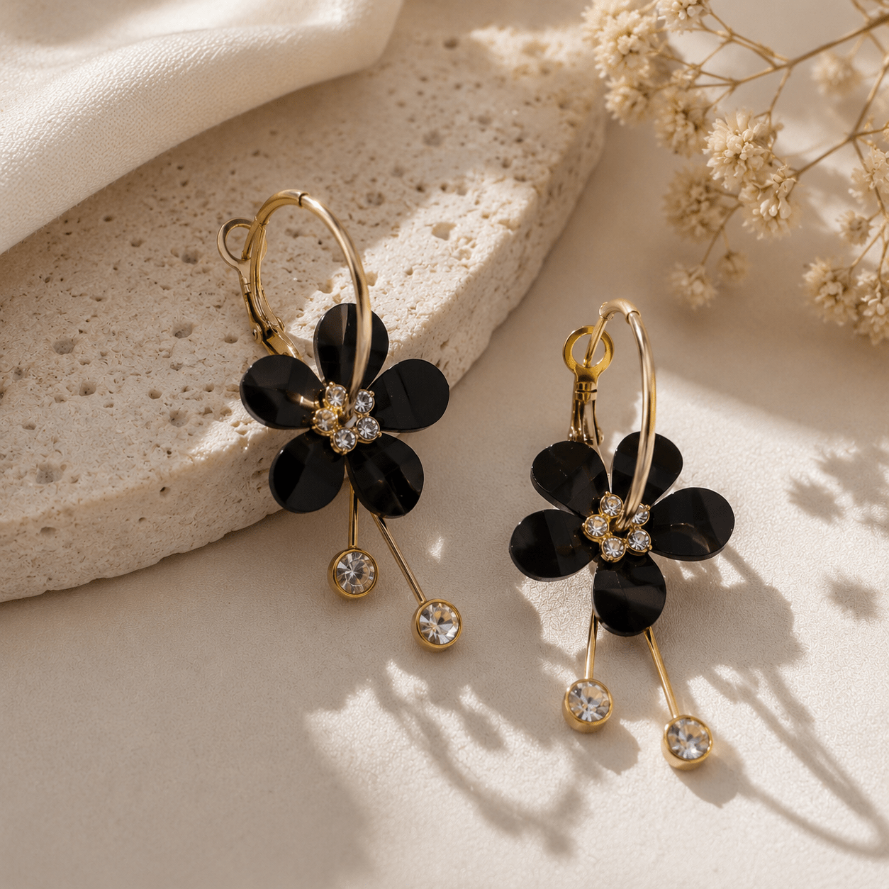 Aretes Daisy Charm -AretesNegro VERYSA