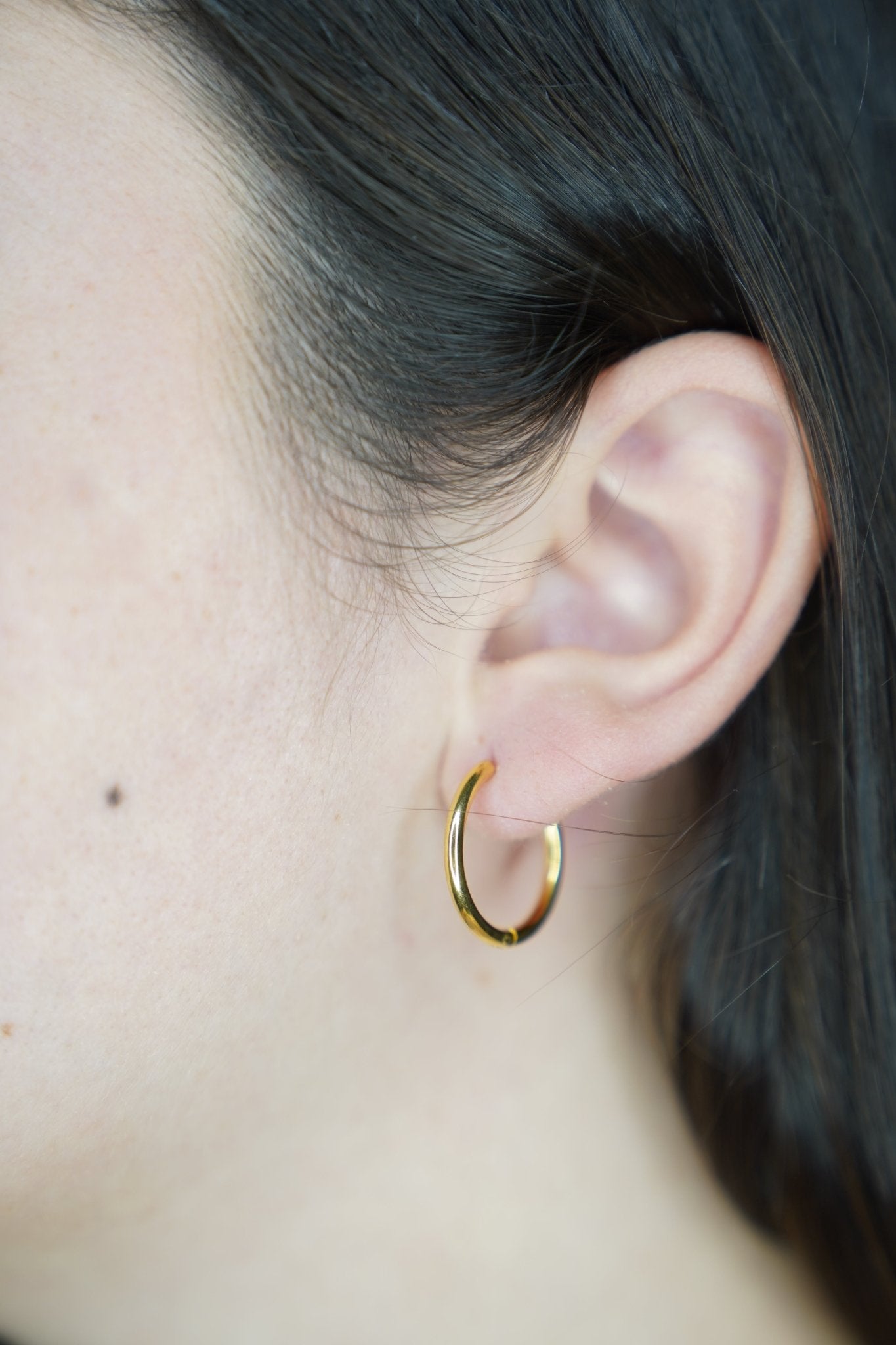 Argollas Clásicas — 3 tamaños disponibles - AretesMediano - Dorado VERYSA