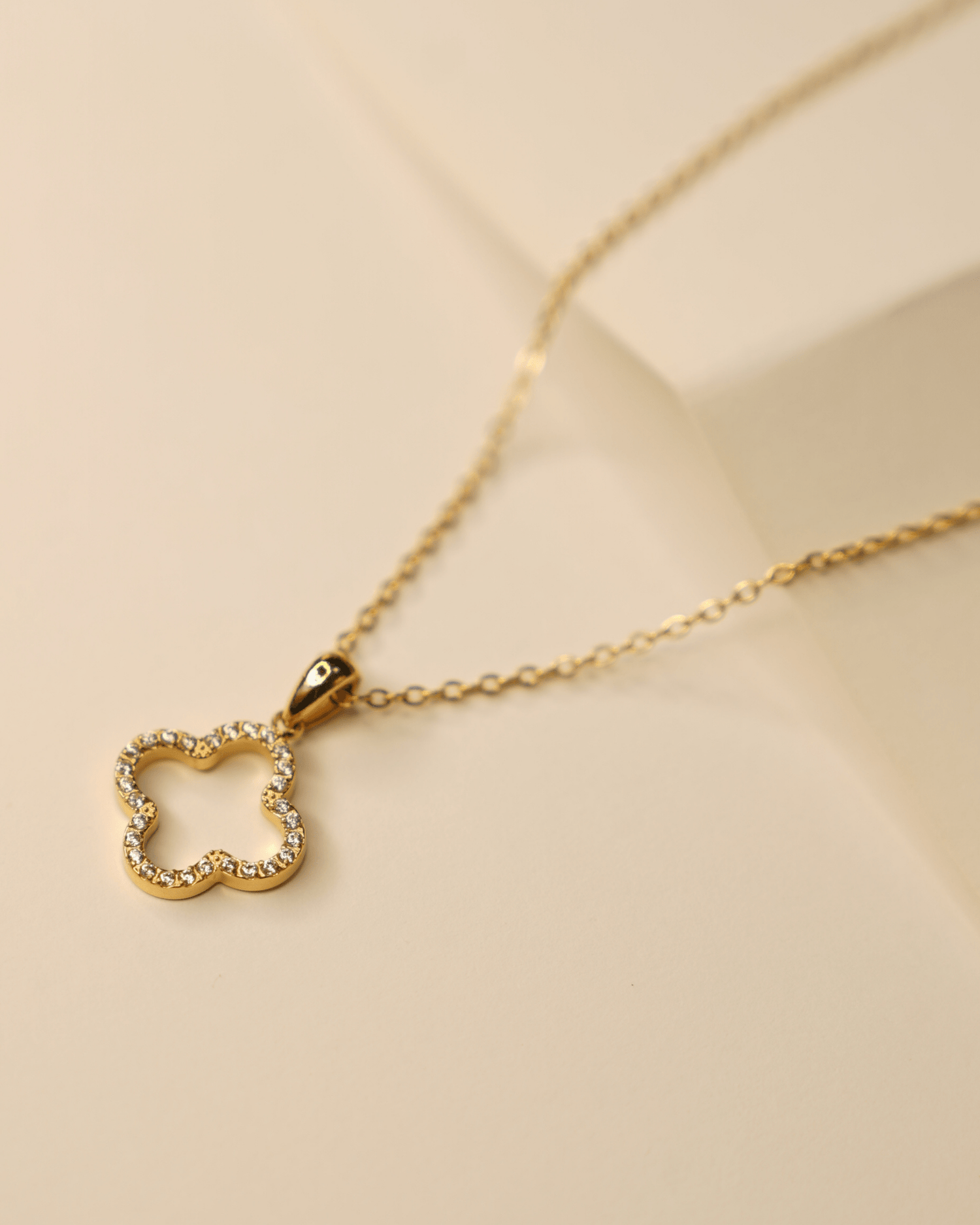 Collar Trebol de Luz - CollaresDorado VERYSA