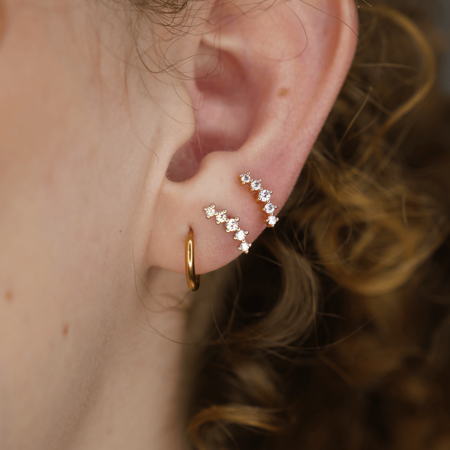 Piercing Broquel Curvado con Circonia - PiercingsPlateado VERYSA