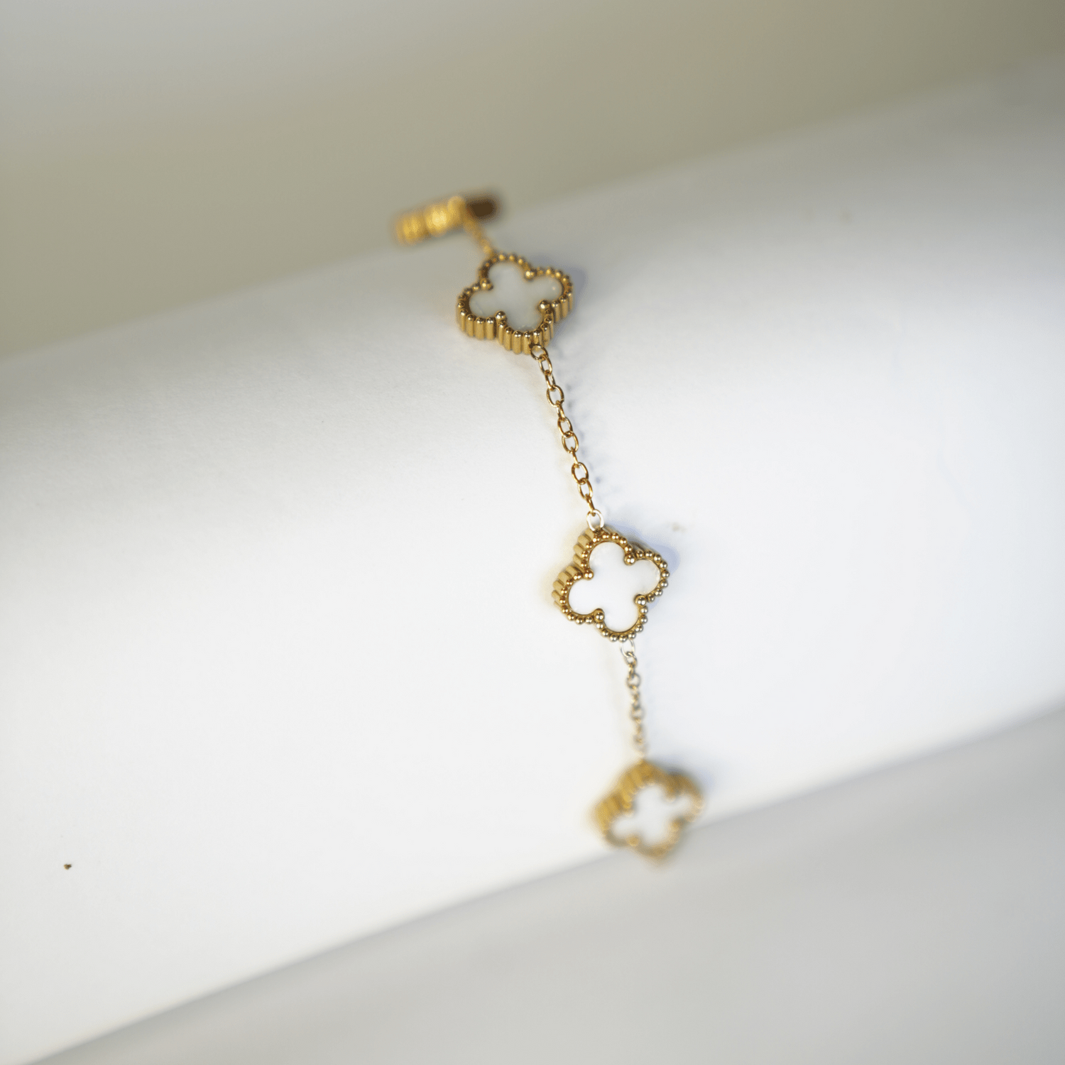 Pulsera Trébol - BrazaletesDorado VERYSA