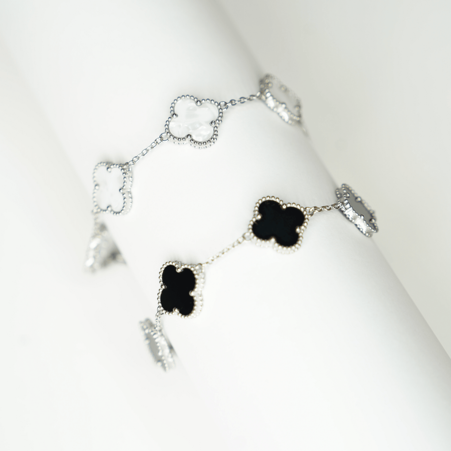 Pulsera Trébol - BrazaletesNegro VERYSA
